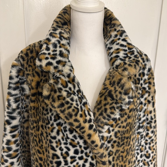 NWT Stoosh By 26 International Faux Fur Leopard Print Coat w/ Pockets Tan Cream - Picture 3 of 15